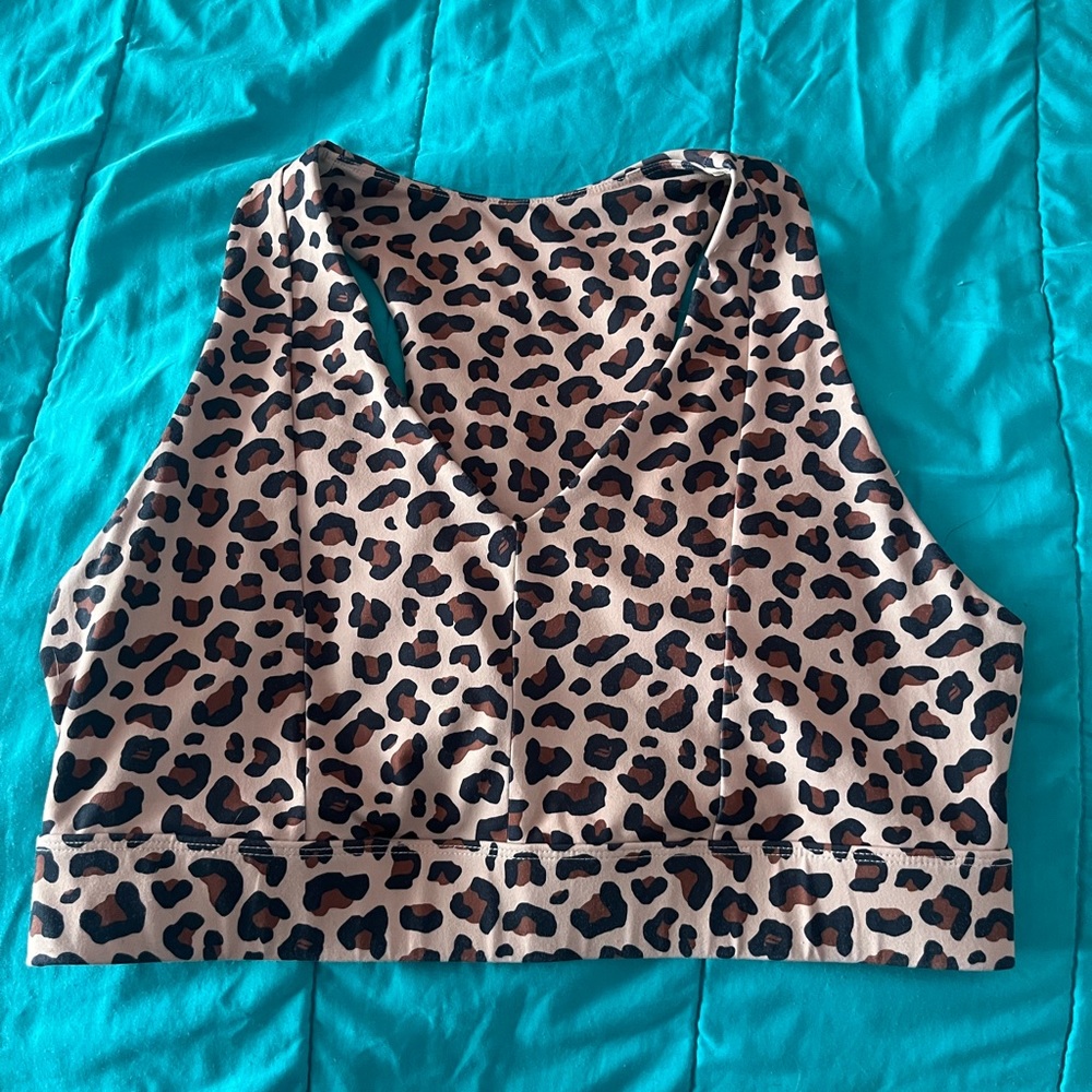 CHEETAH PRINT FABLETICS SPORTS BRA
